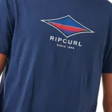 Remera azul de manga corta con cuello redondo y logo de Rip Curl estampado en el pecho.