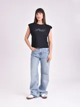 Remera color rosa con estampado de palmeras y texto "Sur la Cote D'Azur France Saint Jean Cap Ferrat".