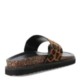 Sandalias negras con estampado animal print, con plataforma plana y tira para el dedo pulgar con detalle metálico plateado.