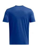 Remera celeste de manga corta Under Armour con logo estampado en el pecho.
