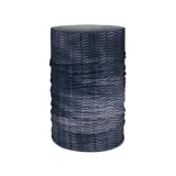 Bufanda multifuncional color azul con diseño texturizado, fabricada en material elástico.