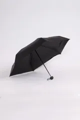 Paraguas plegable color negro.