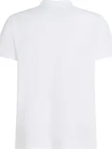 Chomba blanca de algodón orgánico, corte regular, cuello clásico con cartera de dos botones y logo de monograma TH bordado en el pecho.
