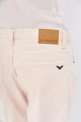 Pantalón de jean rosa con corte recto y efecto lavado.
