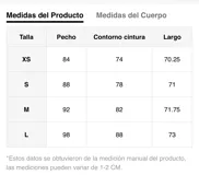 Vestido corto color amarillo pálido con cuello halter y falda con volados.