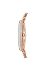 Reloj Fossil para mujer, con caja y pulsera de acero inoxidable color oro rosa, bisel con cristales, esfera color crema con números romanos y agujas doradas.
