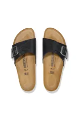 Sandalia Birkenstock Catalina Bf Graceful color negro con hebilla plateada.