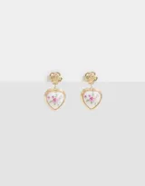 Aros colgantes cortos dorados con forma de corazón estilo vintage y flor de metal, con cierre de tope a presión.