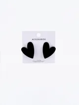 Aros colgantes con forma de corazón, color negro.