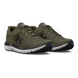 Championes Under Armour Charged Assert 10 Camo para hombre, color verde militar con detalles en negro y estampado de camuflaje en la entresuela. Zapatillas de running con Charged Cushioning® para protección contra impactos y capellada transpirable.