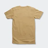 Remera dorada con ilustraciones originales inspiradas en lo femenino salvaje, de ajuste relajado.