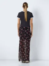 Falda midi negra con estampado de pequeñas rosas rojas y grises.