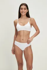 Pack de tres colaless blancas con cintura elástica.