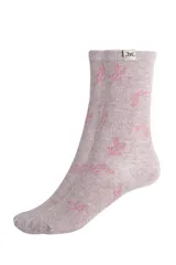 Pack de dos pares de medias de tejido de punto color marrón topo, con diseño estampado de motivos botánicos en tonos blanco, azul y verde.