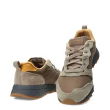Championes urbanos Merrell Alpine 83, color marrón con detalles en beige y suela gris. Confeccionados en cuero gamuzado y textil reciclado, con tratamiento Cleansport NXT™ para control natural del olor.