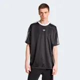 Camiseta Adidas Originals Adicolor negra con cuello redondo acanalado y mangas cortas con tres rayas blancas. Logo de Adidas bordado en el pecho.