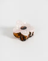 Broche para el pelo con forma de flor, color carey con centro blanco nacarado.