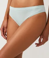 Pack de tres bombachas bikini de poliamida sin costuras, en colores blanco, rosa y verde agua.