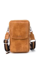 Bandolera porta celular negra de símil cuero con bolsillo frontal con tapa, cierre perimetral, correa de galón regulable y desmontable, y múltiples compartimentos internos para tarjetas y billetes.
