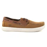 Zapato náutico Pegada Druso de cuero color marrón con cordones y suela blanca.