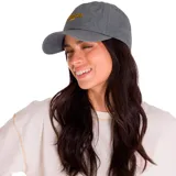 Gorra verde militar de algodón con logo de Caterpillar bordado en el frente. Tiene tira trasera ajustable con hebilla metálica y visera curva.