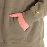 Buzo canguro negro de frisa con capucha ajustable con cordones y bolsillo frontal. Logotipo CAT bordado en el pecho.