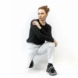 Jean blanco elastizado skinny con rasgados sutiles.