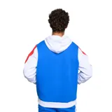 Canguro deportivo de hombre con capucha, color rojo y detalles en azul, con el logo de Nacional.