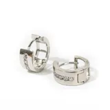 Aros de plata 925 con incrustaciones de zirconias, diseño elegante y contemporáneo.