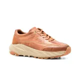 Zapato casual Hi-Tec Barry de cuero color marrón con suela beige.