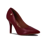 Zapato de tacón alto Vizzano, color bordó, con punta fina y detalle de logo dorado en el lateral.