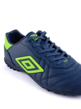 Championes de fútbol 5 Umbro modelo Touch TF para hombre. Cuentan con capellada de cuero sintético azul marino, detalles y logo en color naranja, y suela de caucho diseñada para superficies de césped sintético.