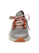 Zapatilla casual gris de tejido de poliéster con cordones naranjas, cuello elástico y suela de goma y EVA.