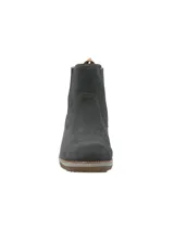 Botín RKF de gamuza color gris con elástico en los laterales, tirador trasero y suela marrón con detalle de pespuntes.