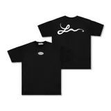 Remera de algodón, corte regular, color negro, con un gran signo de interrogación gris estampado en el centro.