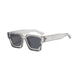 Lentes de sol unisex con montura cuadrada de acetato color blanco y lentes rectangulares color negro. Incluye estuche.