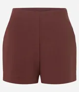 Short negro de tiro alto, corte recto y corto, con cierre lateral de cremallera.