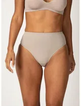 Bombacha tiro alto color beige, con doble tela en la parte delantera.