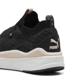 Championes Puma Softride Stack.Prem.Wns, color negro con detalles en rosa pálido y suela blanca.