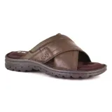 Sandalia casual Hi-Tec Vin S92 color marrón, con tiras cruzadas de cuero sintético y suela de goma.