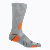 Pack de tres pares de calcetines unisex de caña media, con ajuste elástico. Incluye un par gris con detalles en naranja, un par rojo con detalles en gris y un par negro con detalles en gris.