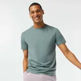 Camiseta verde de algodón con cuello redondo y mangas cortas.