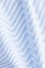 Pantalón de algodón a rayas verticales celestes y blancas, con cintura elástica y cordón ajustable.