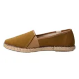 Alpargatas color ocre con suela de yute y goma.