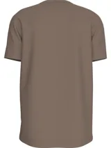 Remera marrón de algodón con cuello redondo y logo de Calvin Klein bordado en el pecho.