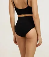 Bombacha tiro alto color verde agua, de poliamida acanalada sin costuras.