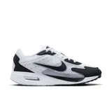 Championes Nike Air Max Solo, color blanco con detalles en negro.