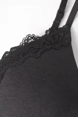 Soutien negro de algodón y encaje, con taza soft sin aro y breteles finos regulables.