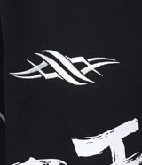 Saco de algodón con felpa color negro, con estampado de lettering japonés en blanco en el frente y bordado del logo "Sport Society" en el pecho. Presenta costuras decorativas en contraste y puños y cintura ajustados.