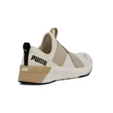 Championes Puma Softride Harli Slip On para mujer, color crudo y beige, sin cordones, con capellada de malla y banda elástica cruzada en el empeine.